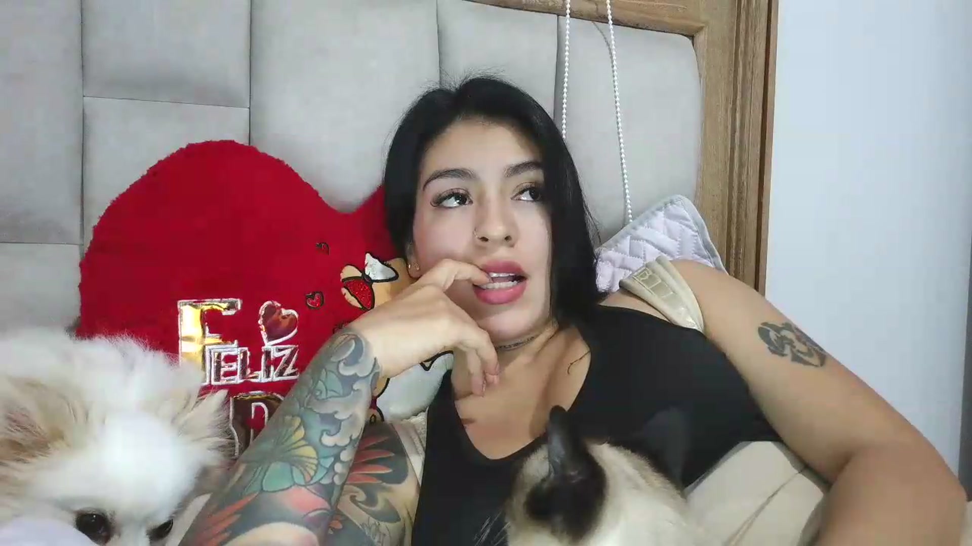 Gallery image thumbnail from yesicat's myfreecams stream on, 06/11/2026, 05:06 image 3 of 20