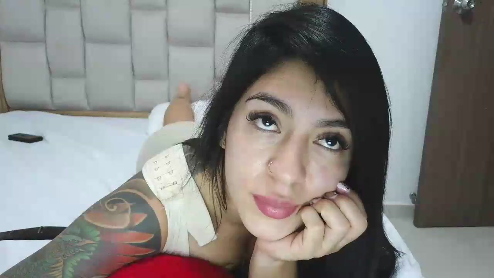 Gallery image thumbnail from yesicat's myfreecams stream on, 06/14/2026, 04:44 image 10 of 20