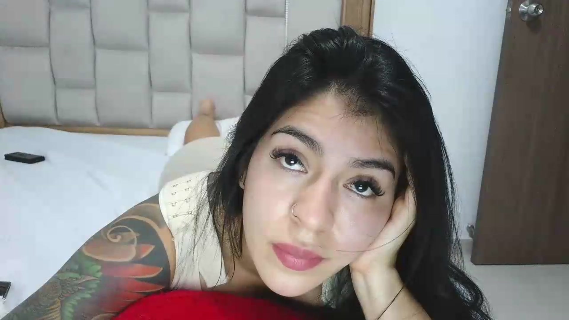 Gallery image thumbnail from yesicat's myfreecams stream on, 06/14/2026, 04:44 image 16 of 20