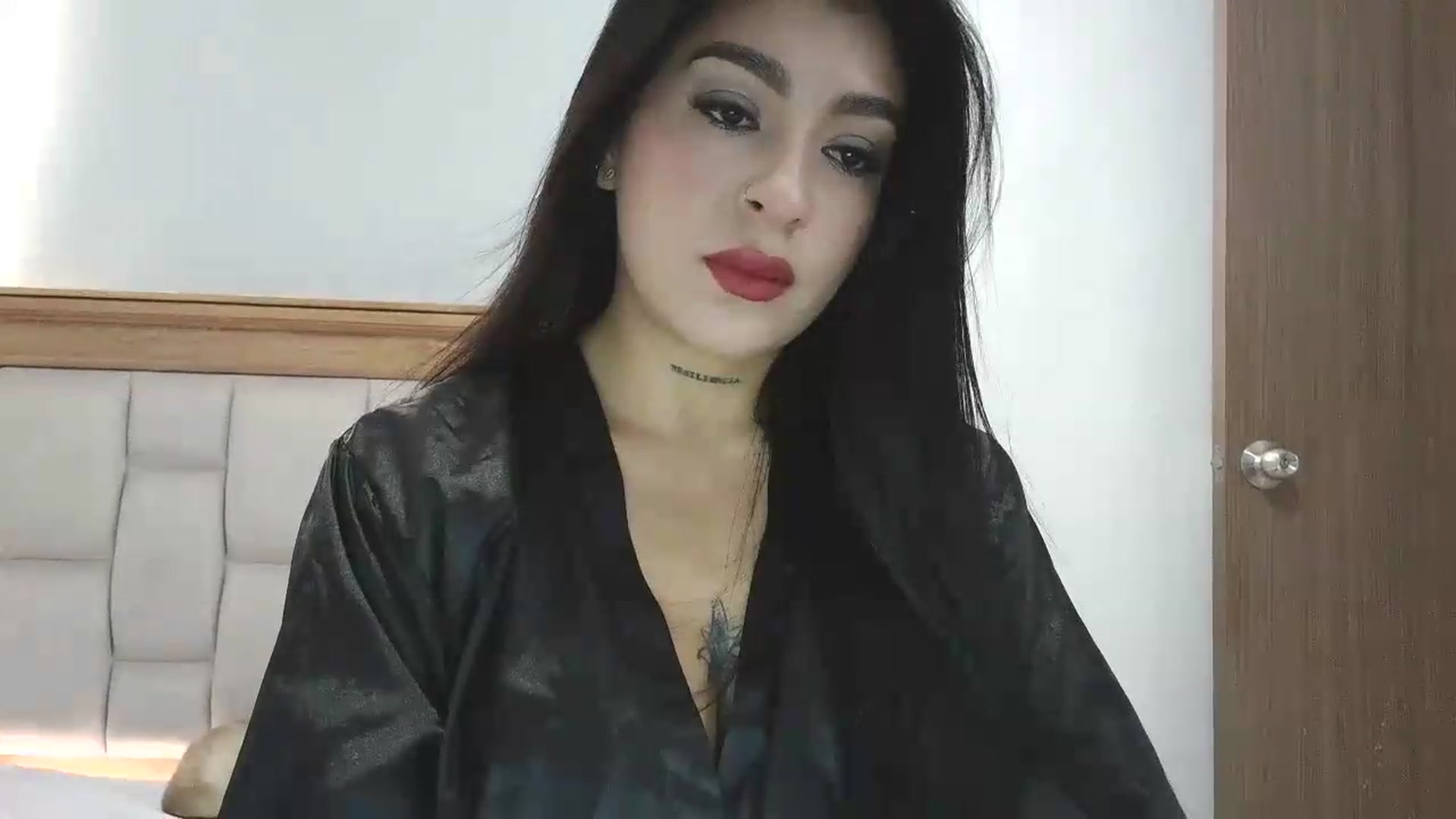 Gallery image thumbnail from yesicat's myfreecams stream on, 06/14/2026, 21:17 image 3 of 20