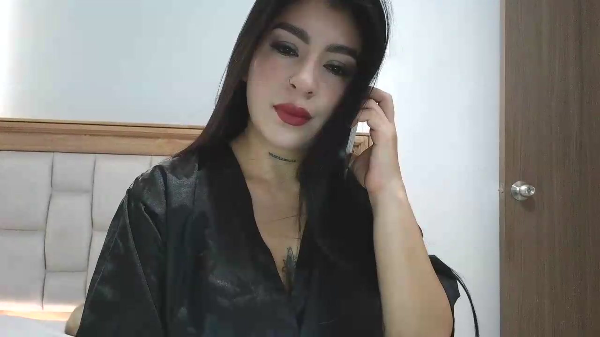 Gallery image thumbnail from yesicat's myfreecams stream on, 06/14/2026, 21:17 image 6 of 20