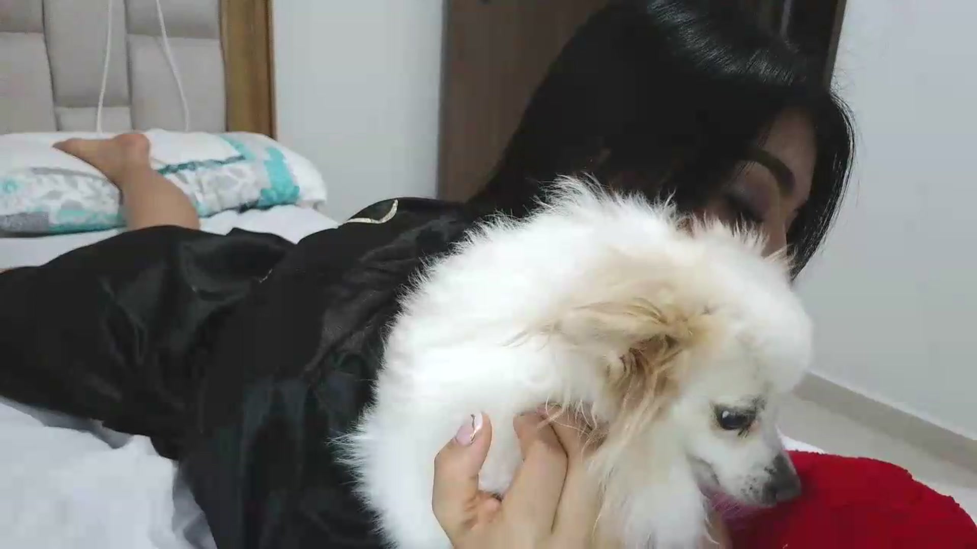 Gallery image thumbnail from yesicat's myfreecams stream on, 06/15/2026, 24:51 image 17 of 20