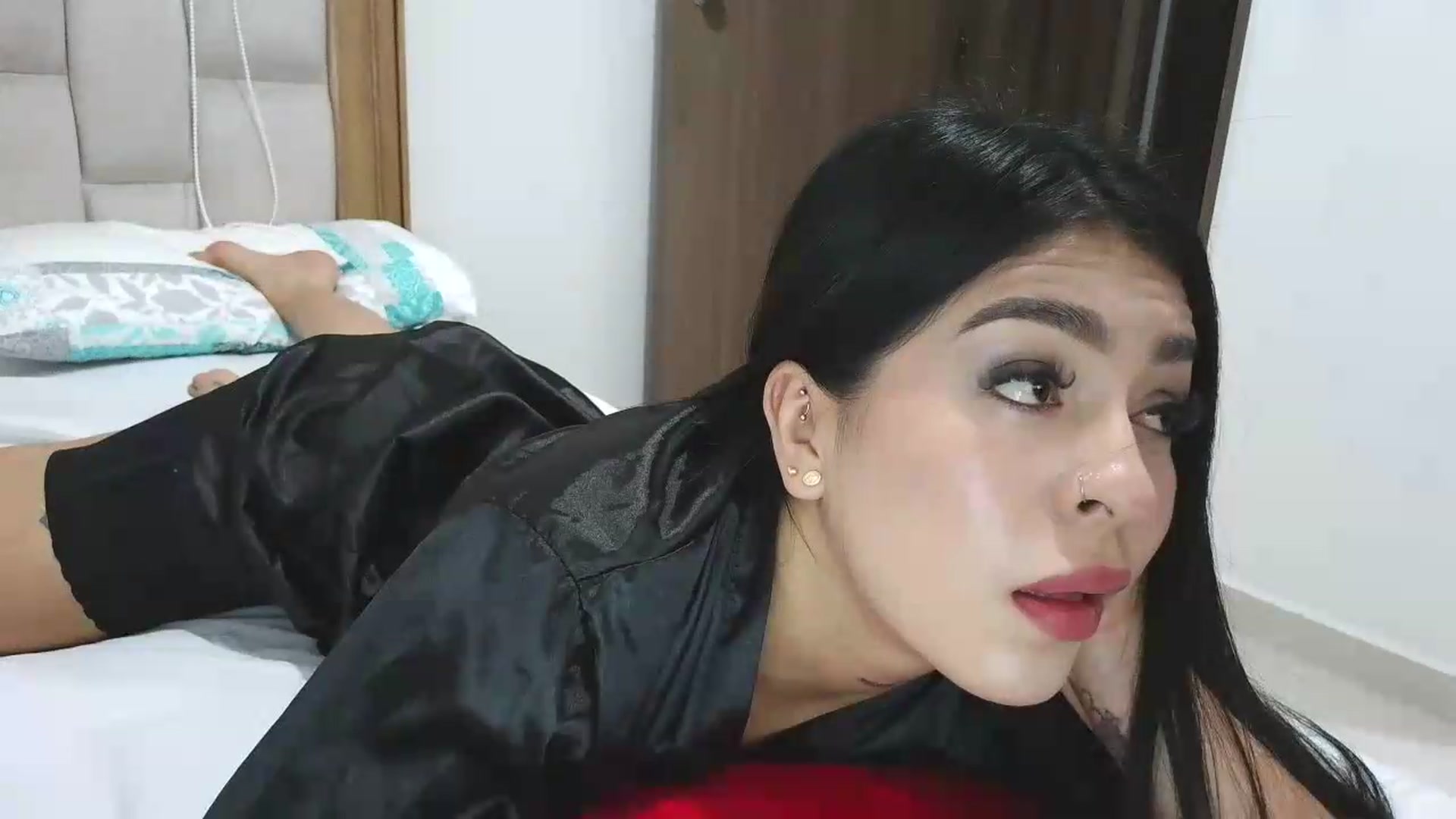 Gallery image thumbnail from yesicat's myfreecams stream on, 06/15/2026, 24:51 image 11 of 20