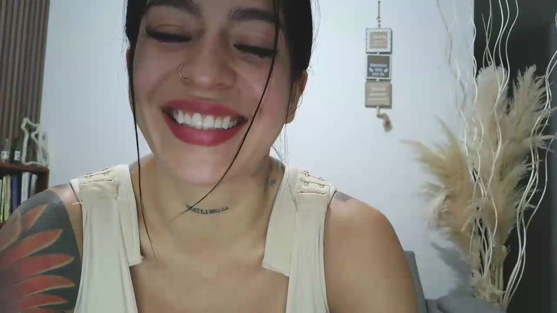 Gallery image thumbnail from yesicat's myfreecams stream on, 06/16/2026, 05:25 image 7 of 20