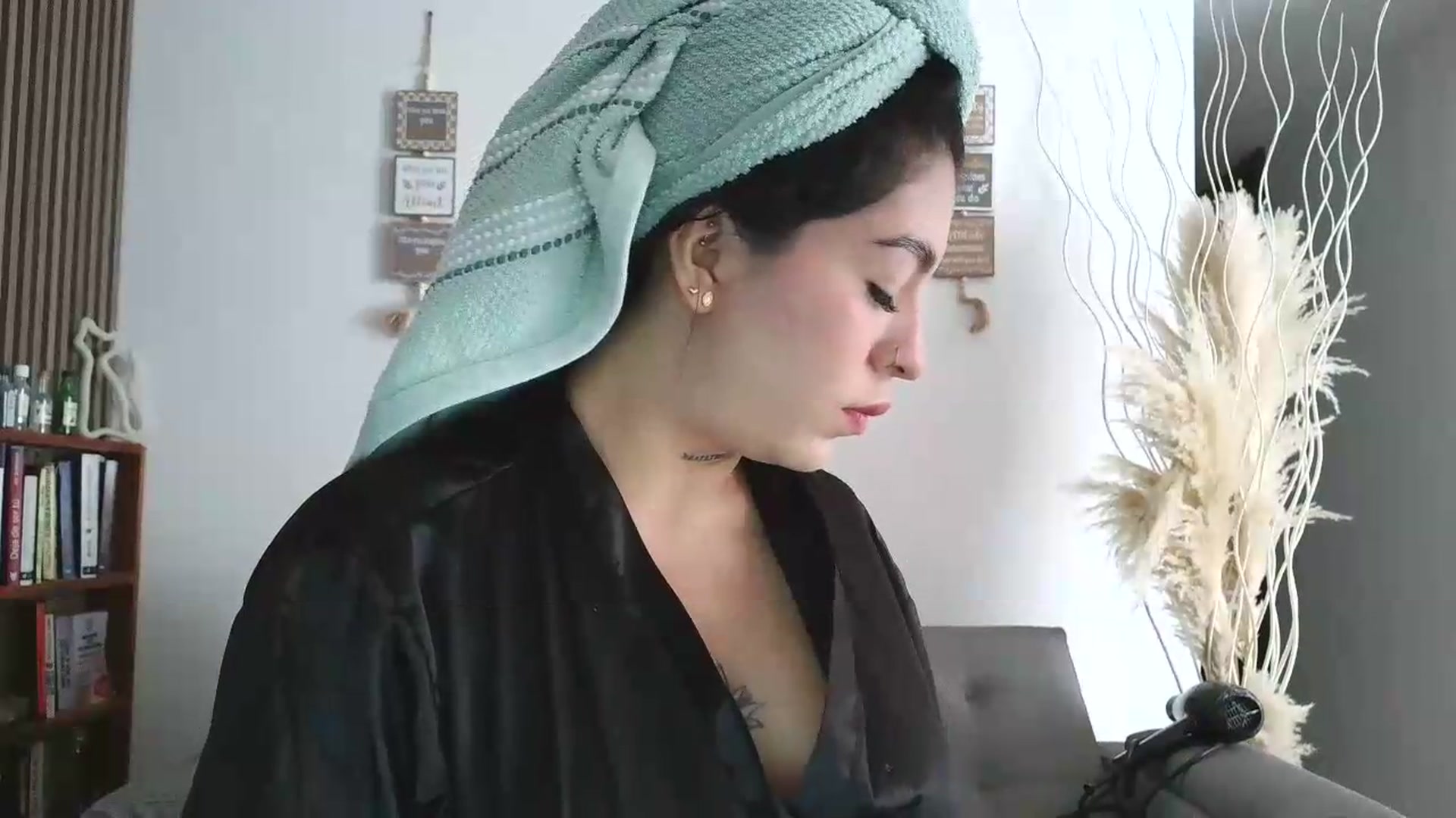 Gallery image thumbnail from yesicat's myfreecams stream on, 06/18/2026, 18:58 image 5 of 20