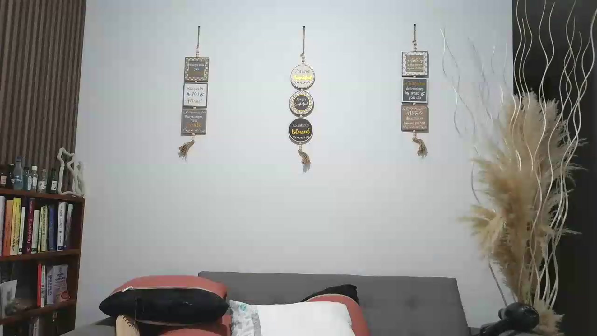 Gallery image thumbnail from yesicat's myfreecams stream on, 06/18/2026, 23:08 image 20 of 20
