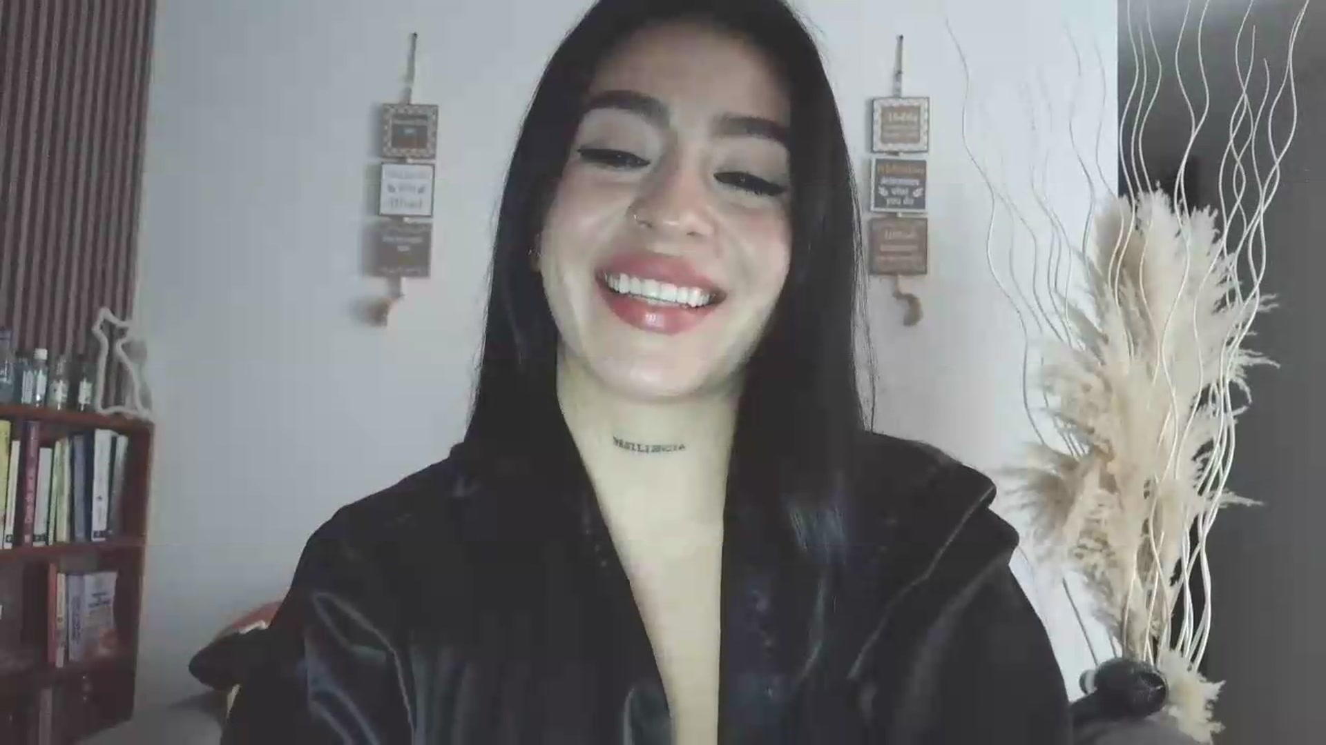 Gallery image thumbnail from yesicat's myfreecams stream on, 06/18/2026, 23:08 image 18 of 20