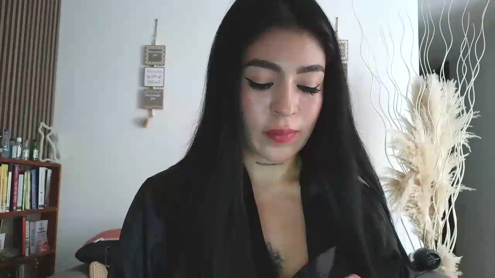 Gallery image thumbnail from yesicat's myfreecams stream on, 06/18/2026, 23:08 image 16 of 20