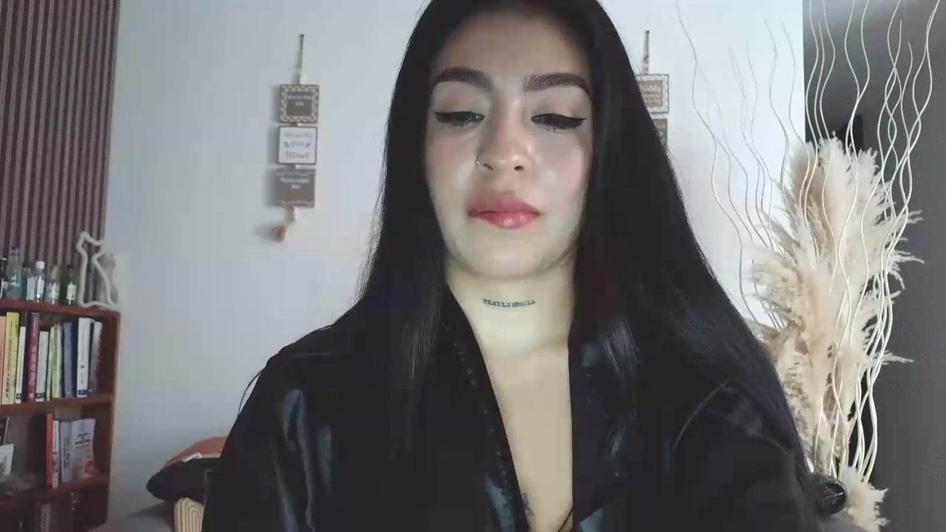 Gallery image thumbnail from yesicat's myfreecams stream on, 06/18/2026, 23:08 image 17 of 20