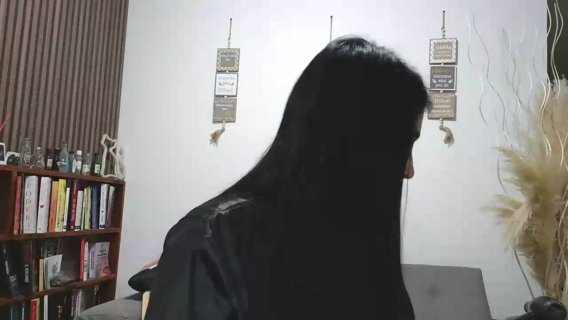 Gallery image thumbnail from yesicat's myfreecams stream on, 06/19/2026, 01:24 image 18 of 20