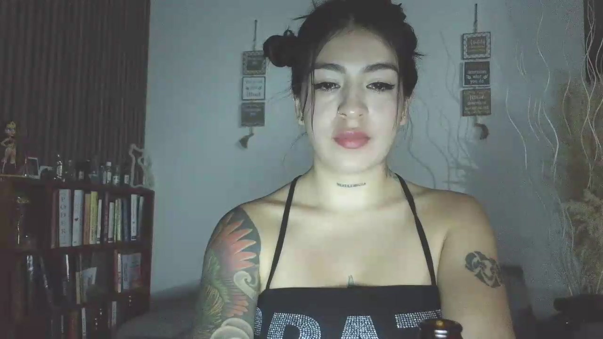 Gallery image thumbnail from yesicat's myfreecams stream on, 06/21/2026, 24:02 image 16 of 20