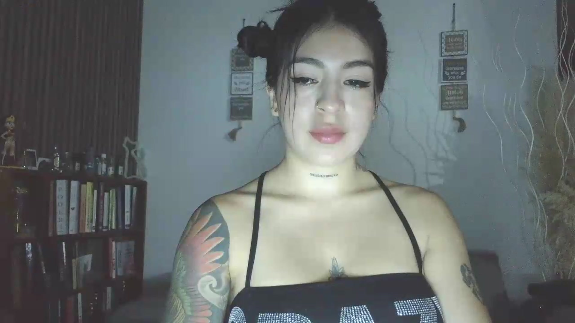 Gallery image thumbnail from yesicat's myfreecams stream on, 06/21/2026, 24:25 image 10 of 20