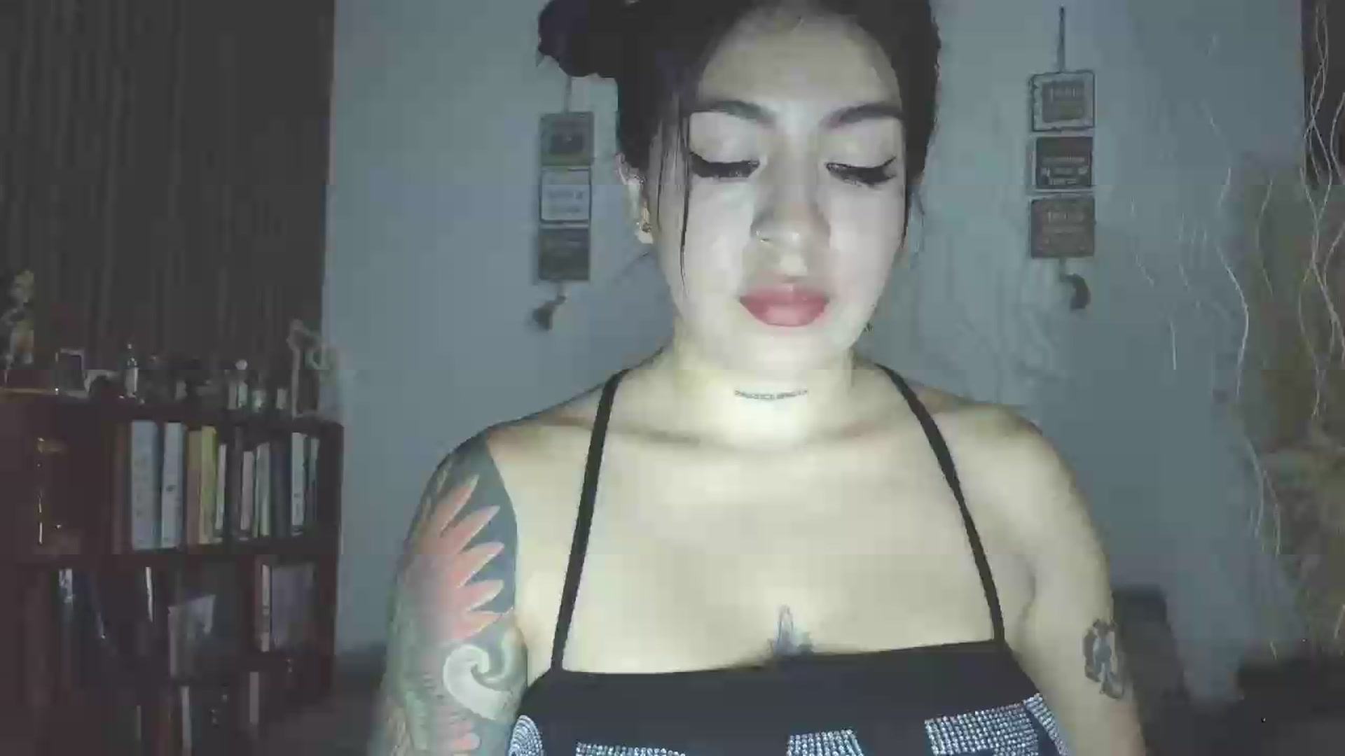 Gallery image thumbnail from yesicat's myfreecams stream on, 06/21/2026, 24:25 image 13 of 20