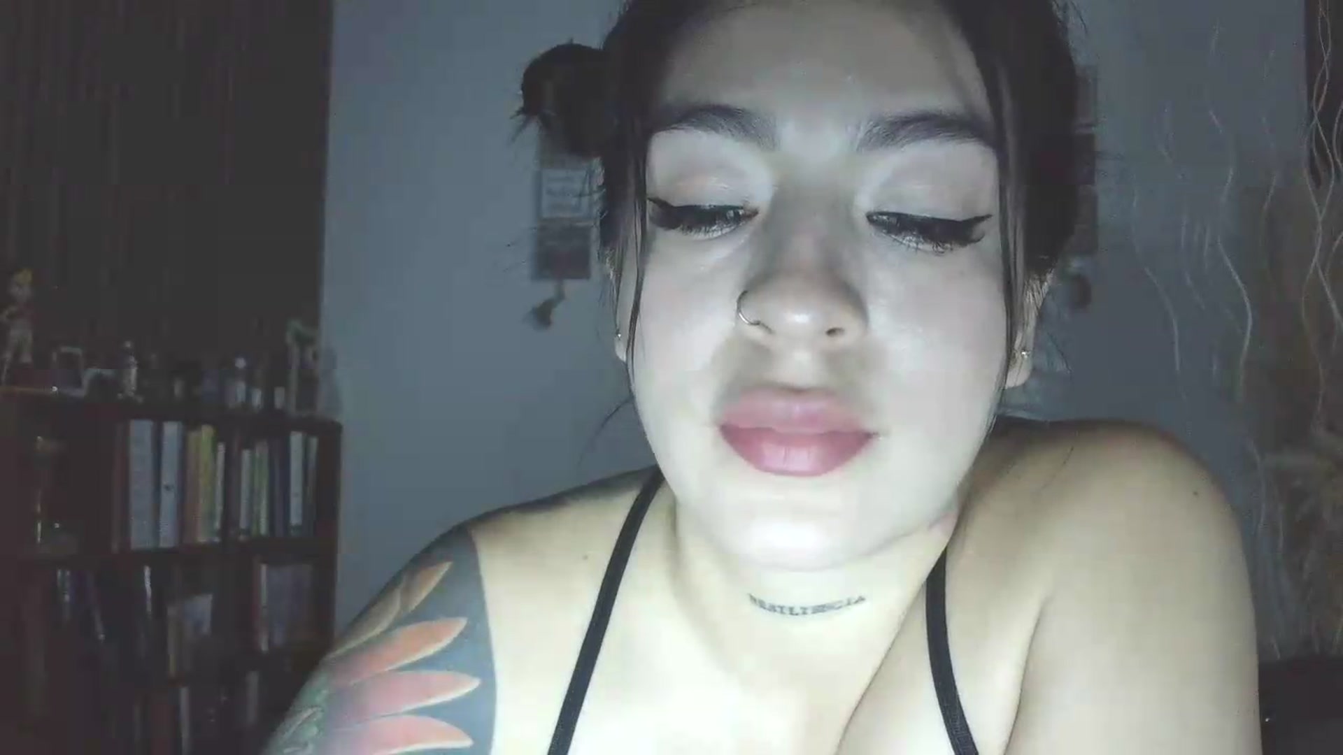 Gallery image thumbnail from yesicat's myfreecams stream on, 06/21/2026, 24:25 image 20 of 20