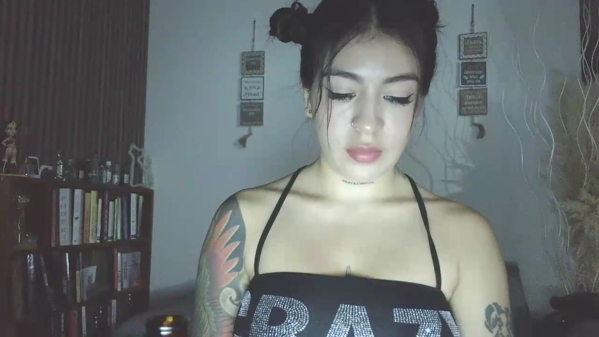 Gallery image thumbnail from yesicat's myfreecams stream on, 06/21/2026, 24:25 image 2 of 20