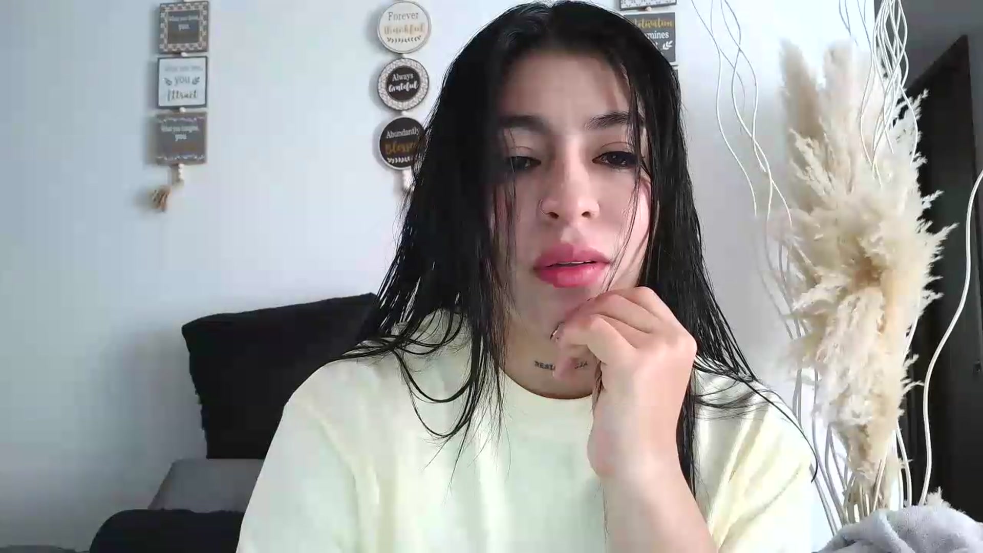 Gallery image thumbnail from yesicat's myfreecams stream on, 06/23/2026, 15:54 image 2 of 20