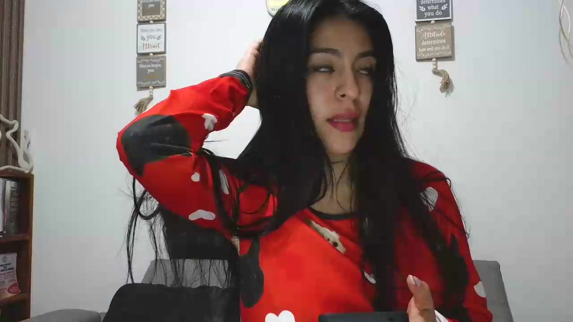Gallery image thumbnail from yesicat's myfreecams stream on, 06/25/2026, 01:51 image 7 of 20