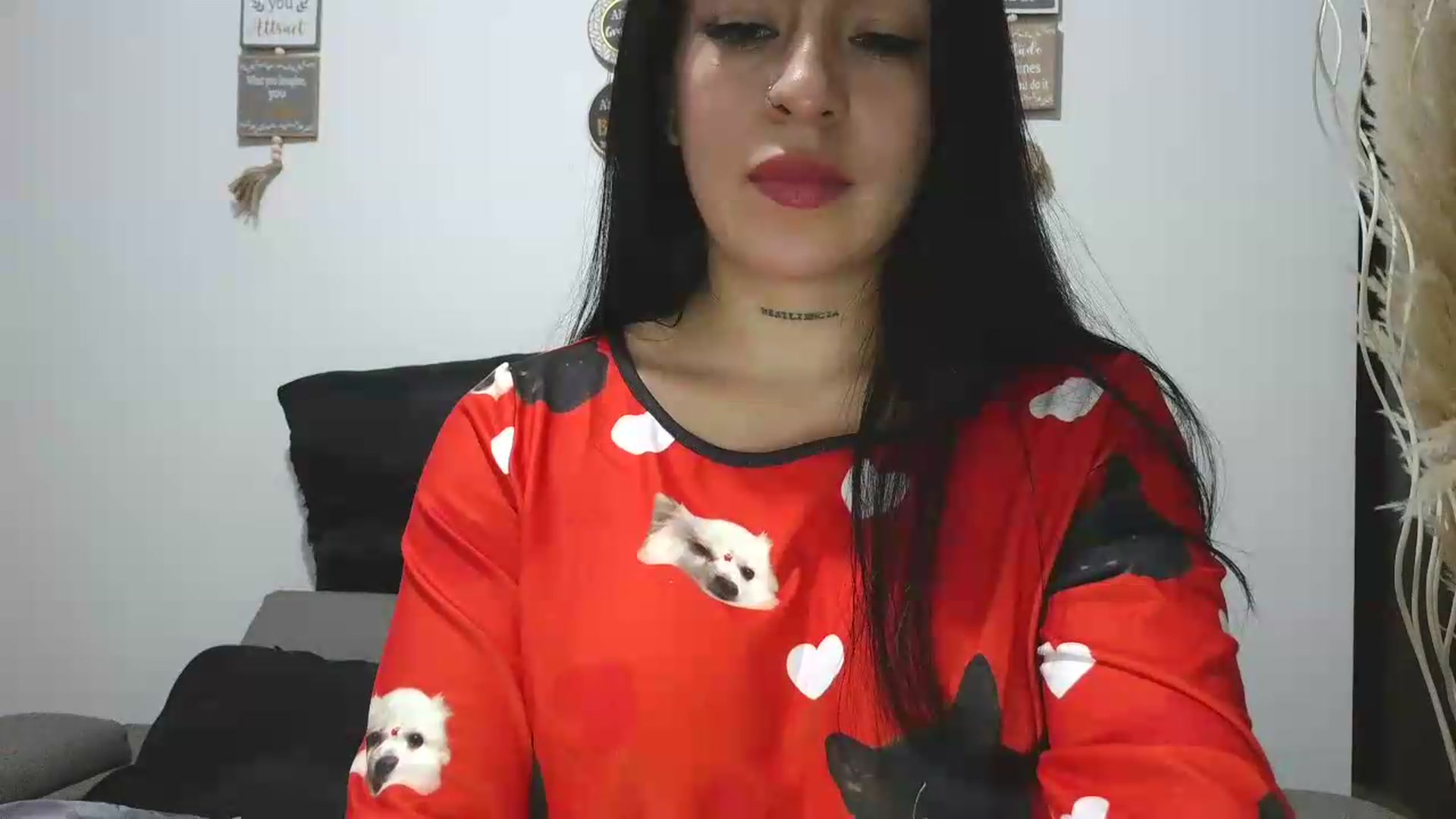 Gallery image thumbnail from yesicat's myfreecams stream on, 06/25/2026, 01:51 image 17 of 20