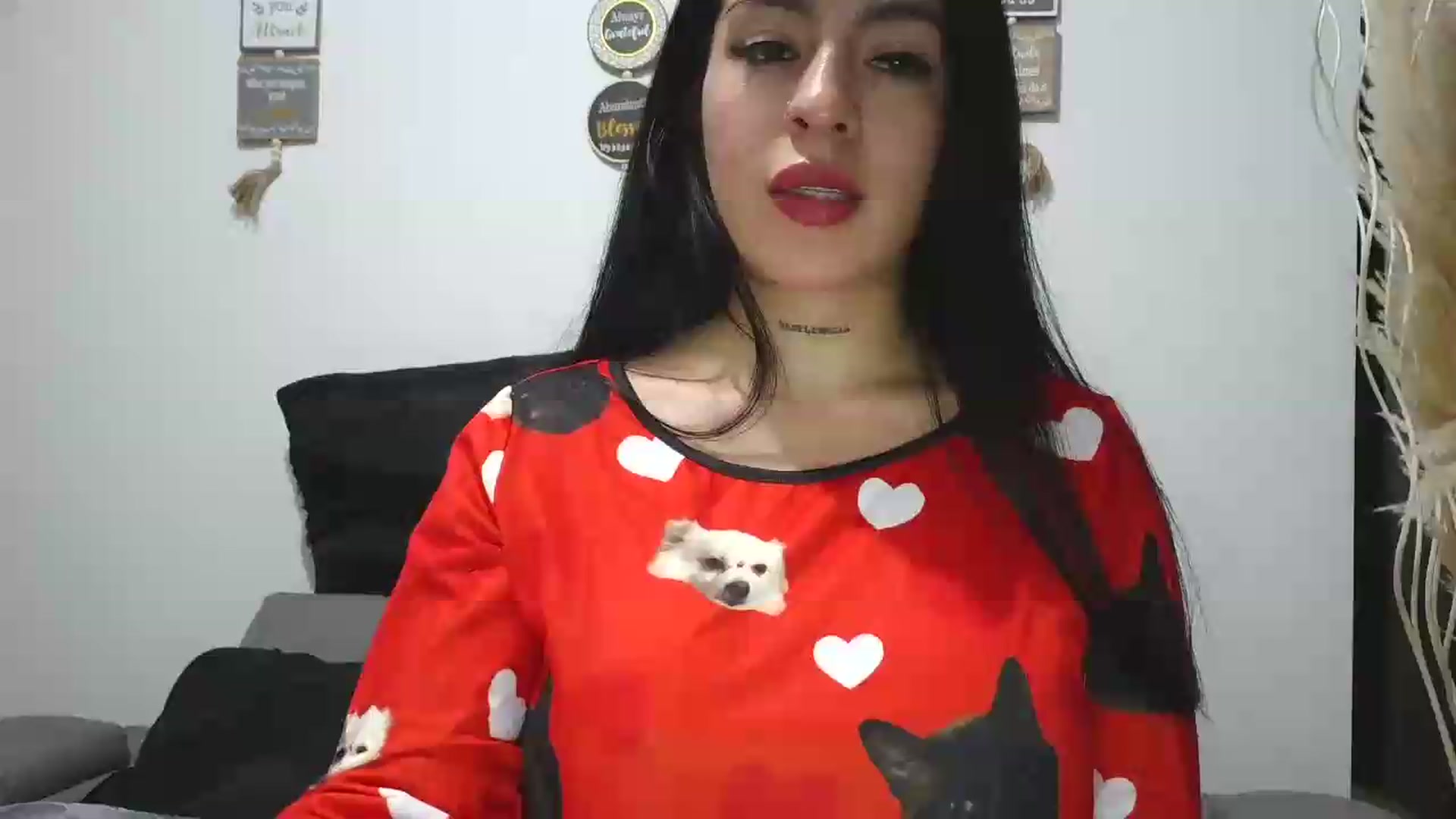 Gallery image thumbnail from yesicat's myfreecams stream on, 06/25/2026, 01:51 image 16 of 20