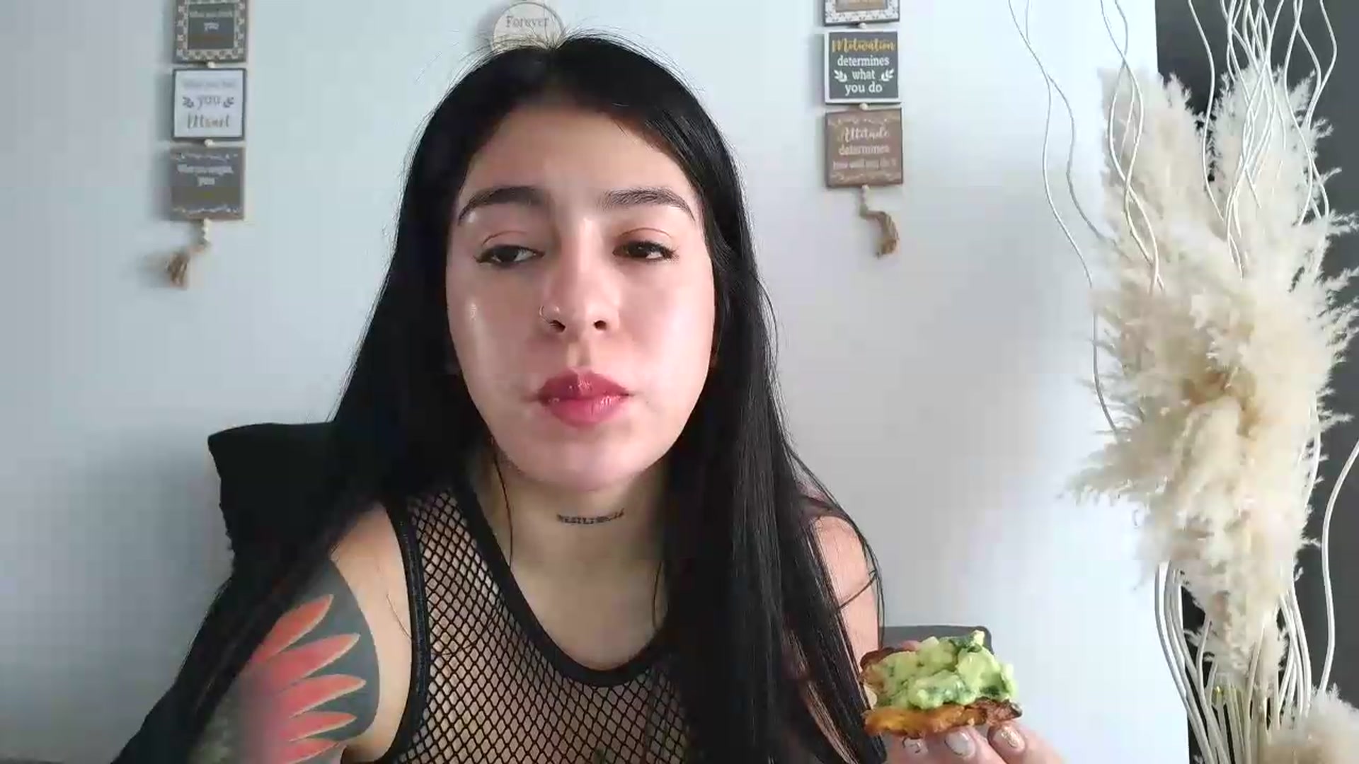 Gallery image thumbnail from yesicat's myfreecams stream on, 06/27/2026, 17:28 image 15 of 20