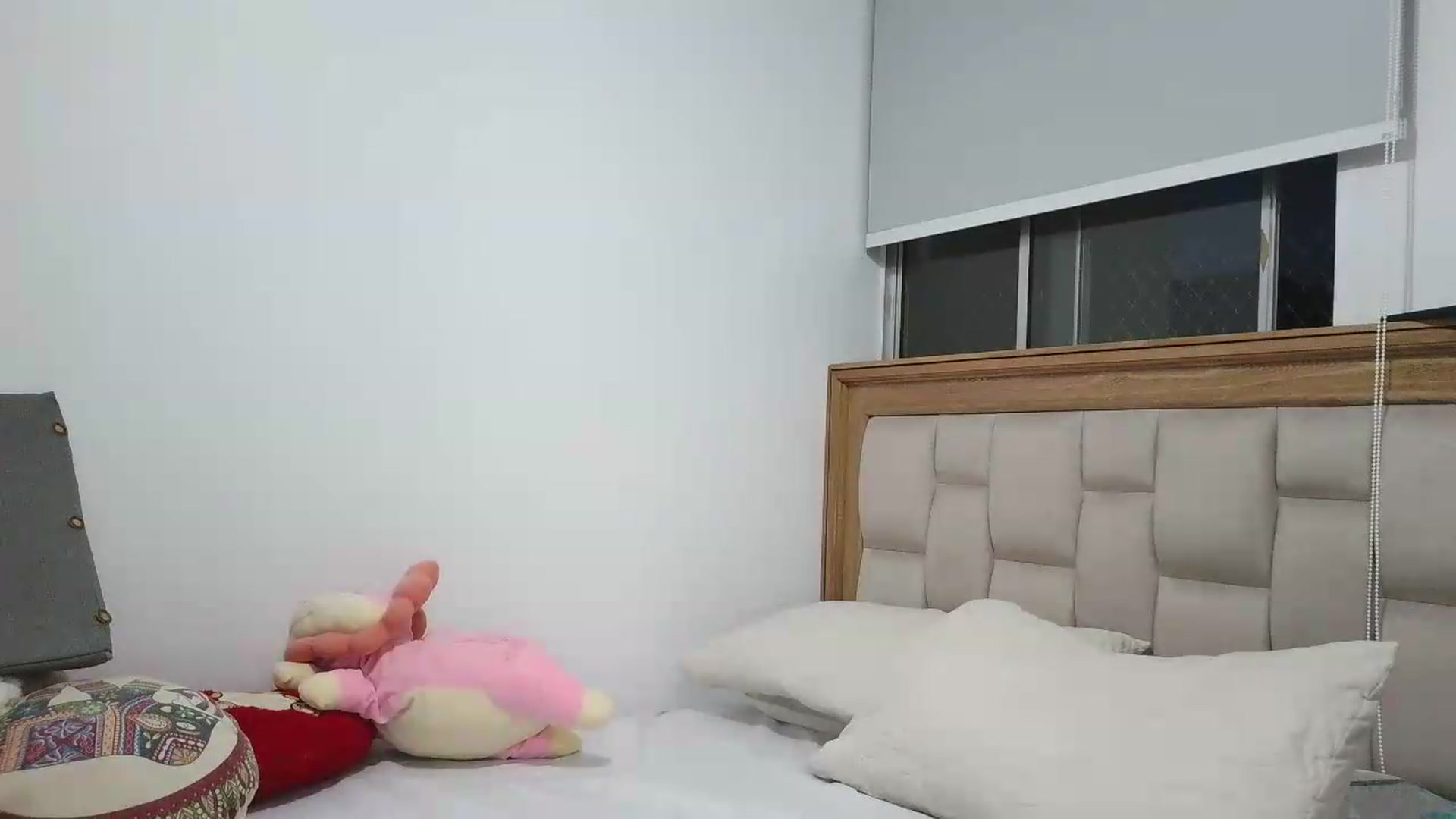 Gallery image thumbnail from yesicat's myfreecams stream on, 06/30/2026, 24:00 image 11 of 20