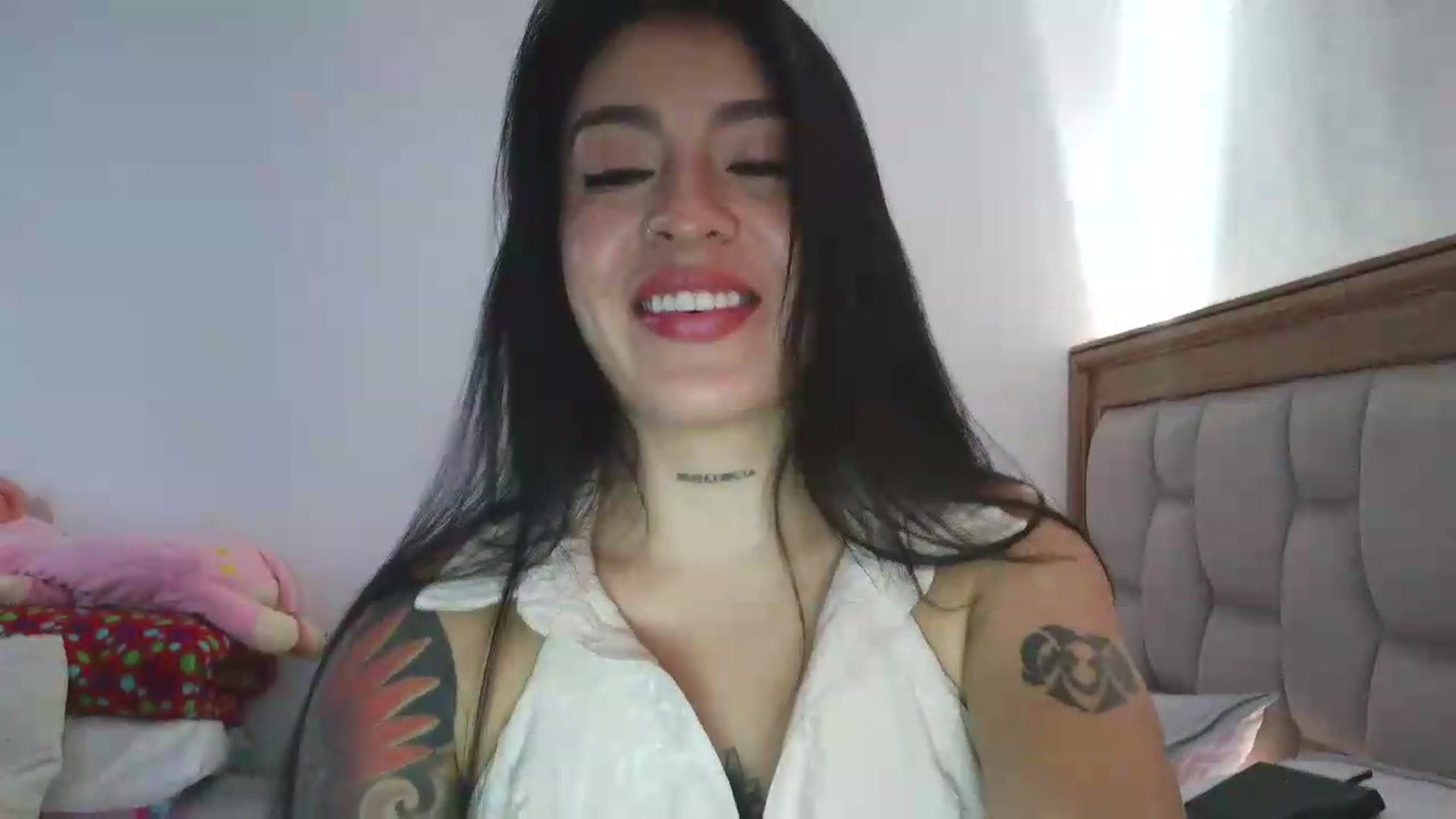 Gallery image thumbnail from yesicat's myfreecams stream on, 07/15/2026, 16:35 image 4 of 20