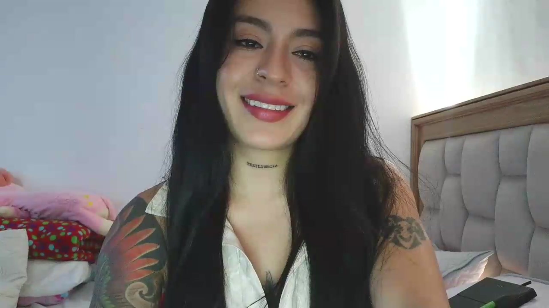 Gallery image thumbnail from yesicat's myfreecams stream on, 07/15/2026, 16:35 image 18 of 20