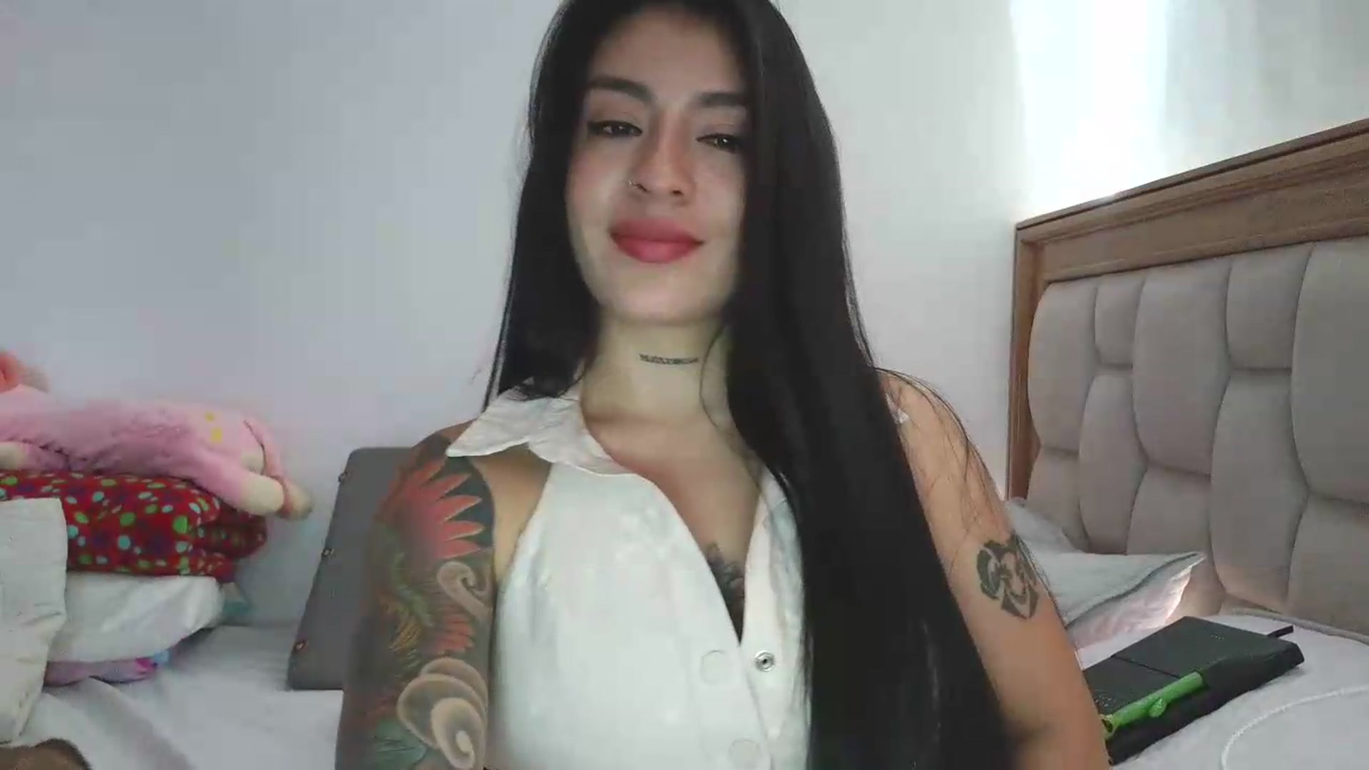 Gallery image thumbnail from yesicat's myfreecams stream on, 07/15/2026, 16:35 image 12 of 20