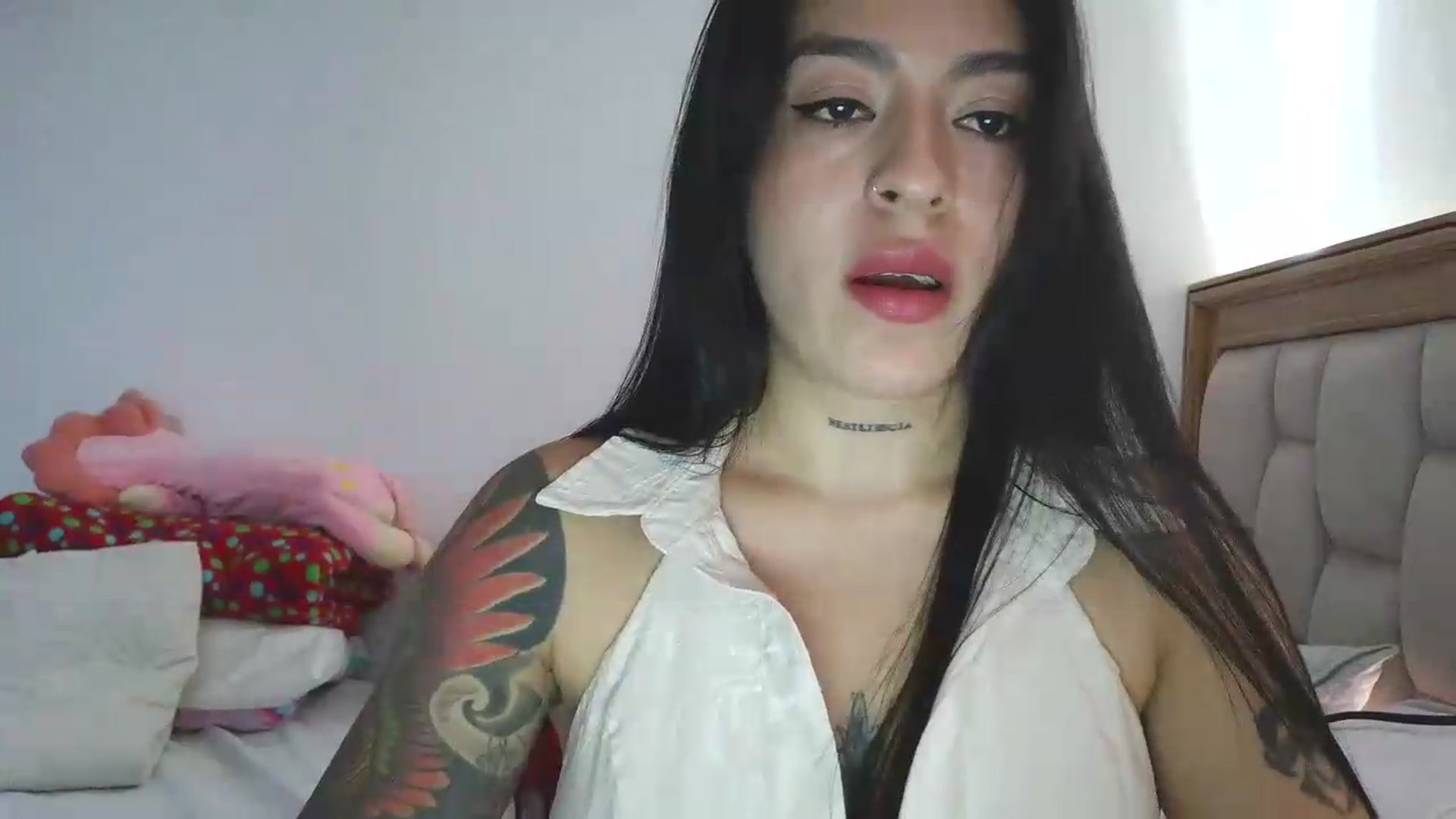 Gallery image thumbnail from yesicat's myfreecams stream on, 07/15/2026, 18:09 image 3 of 20