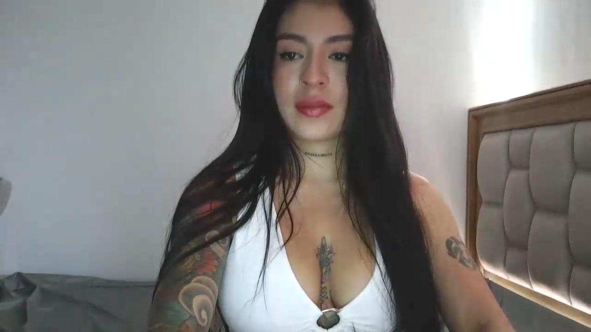 Gallery image thumbnail from yesicat's myfreecams stream on, 07/16/2026, 19:26 image 8 of 20
