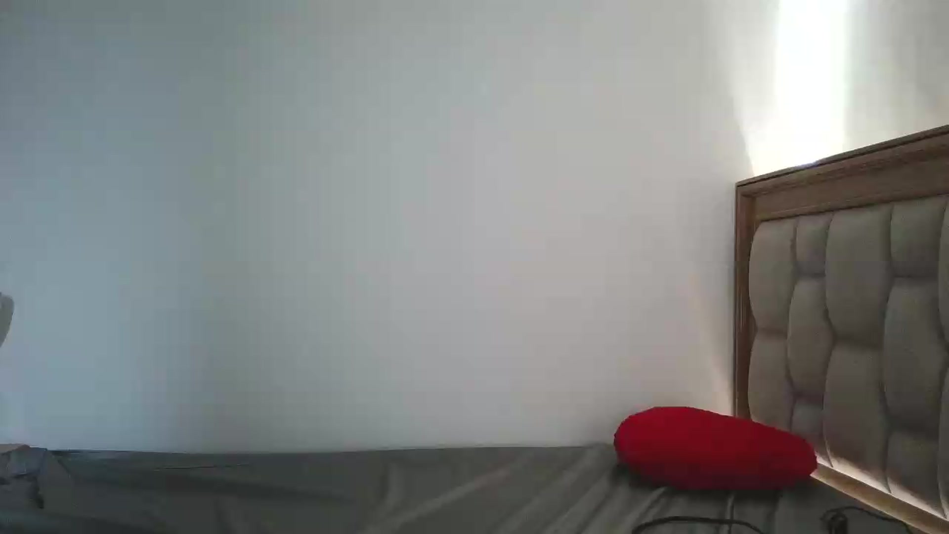 Gallery image thumbnail from yesicat's myfreecams stream on, 07/16/2026, 22:29 image 12 of 20
