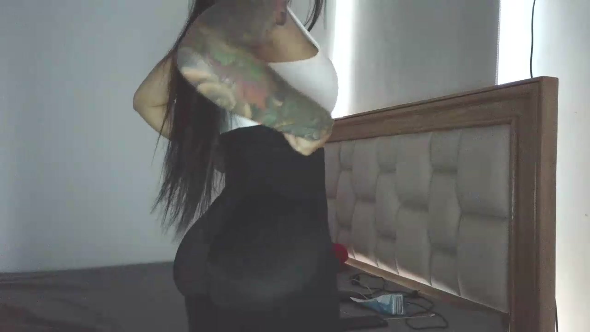 Gallery image thumbnail from yesicat's myfreecams stream on, 07/16/2026, 22:57 image 15 of 20