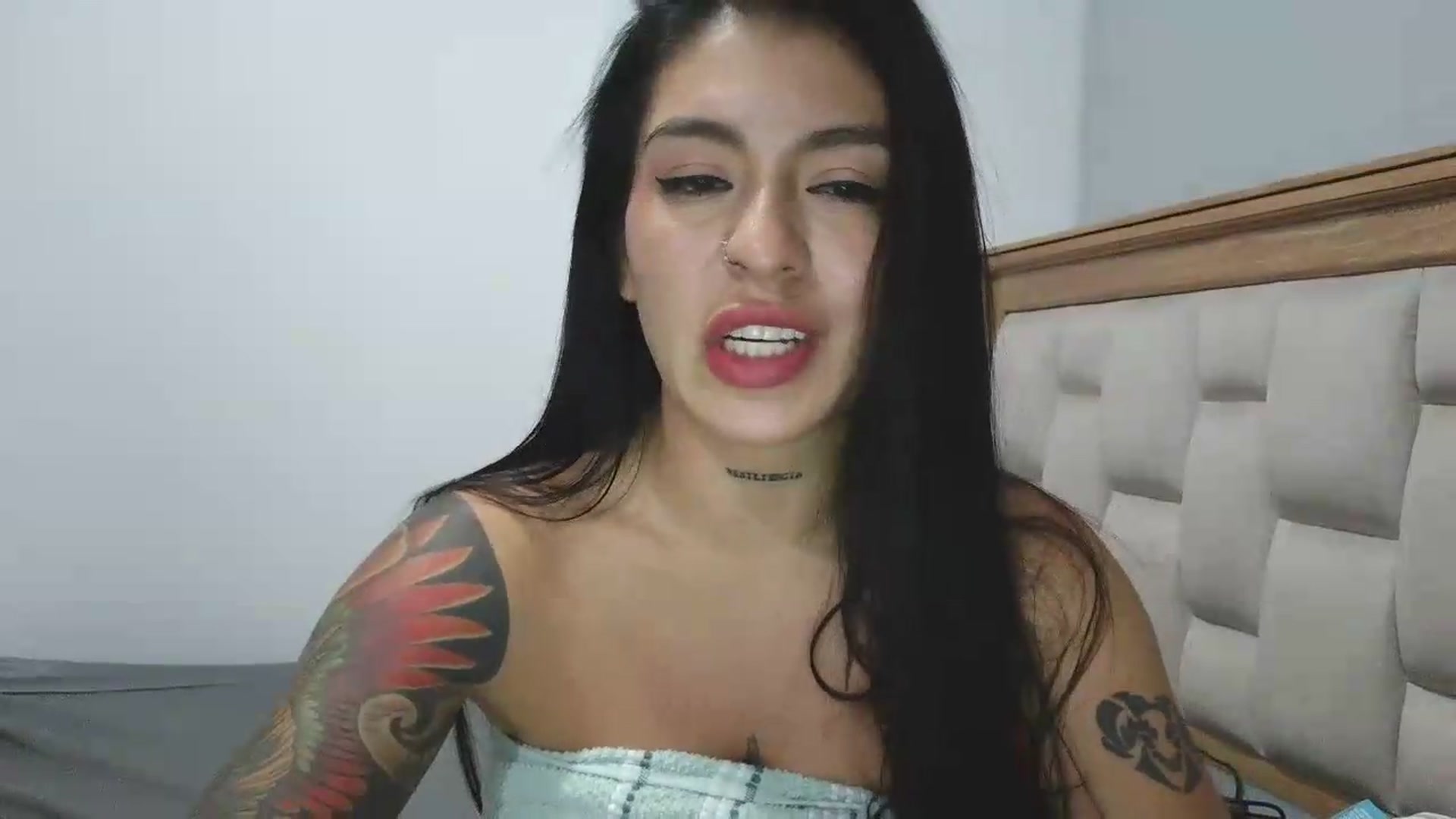 Gallery image thumbnail from yesicat's myfreecams stream on, 07/16/2026, 23:42 image 12 of 20