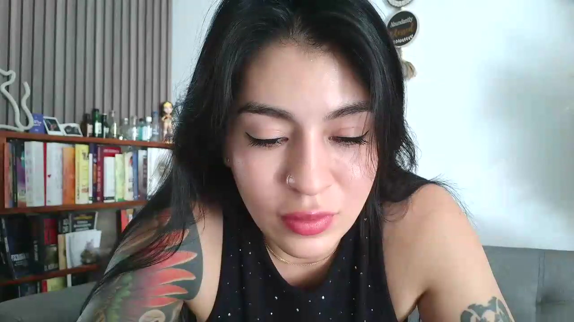Gallery image thumbnail from yesicat's myfreecams stream on, 07/31/2026, 21:25 image 17 of 20