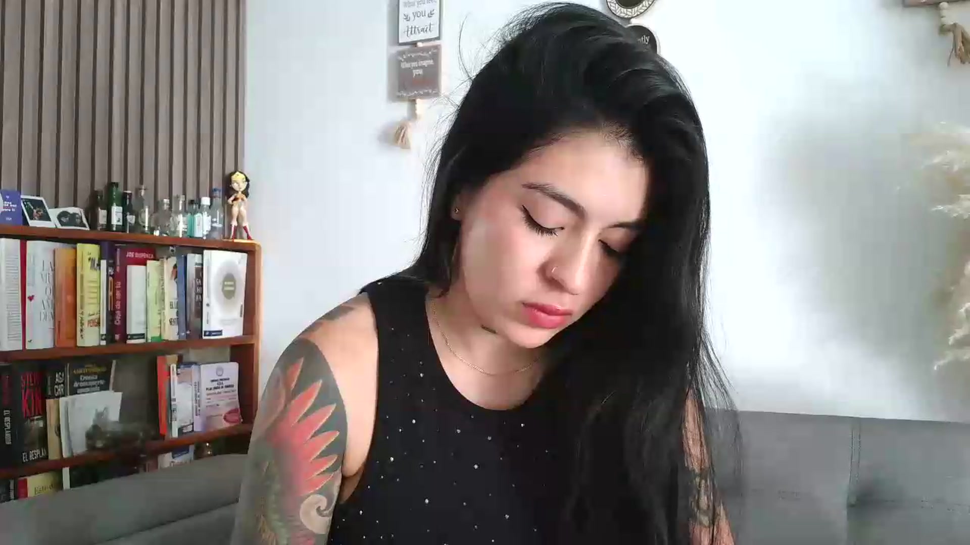 Gallery image thumbnail from yesicat's myfreecams stream on, 07/31/2026, 21:25 image 18 of 20