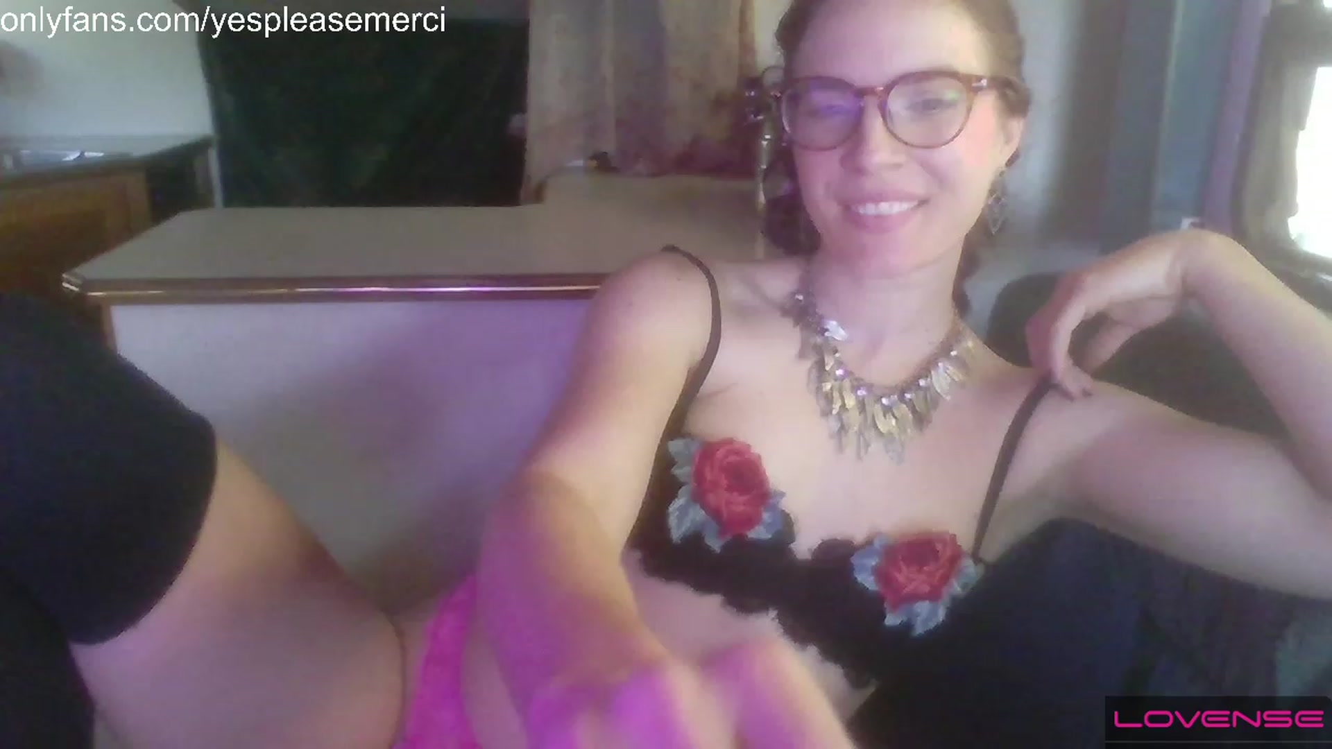 Gallery image thumbnail from yespleasemmhm's myfreecams stream on, 03/09/2023, 16:54 image 18 of 20