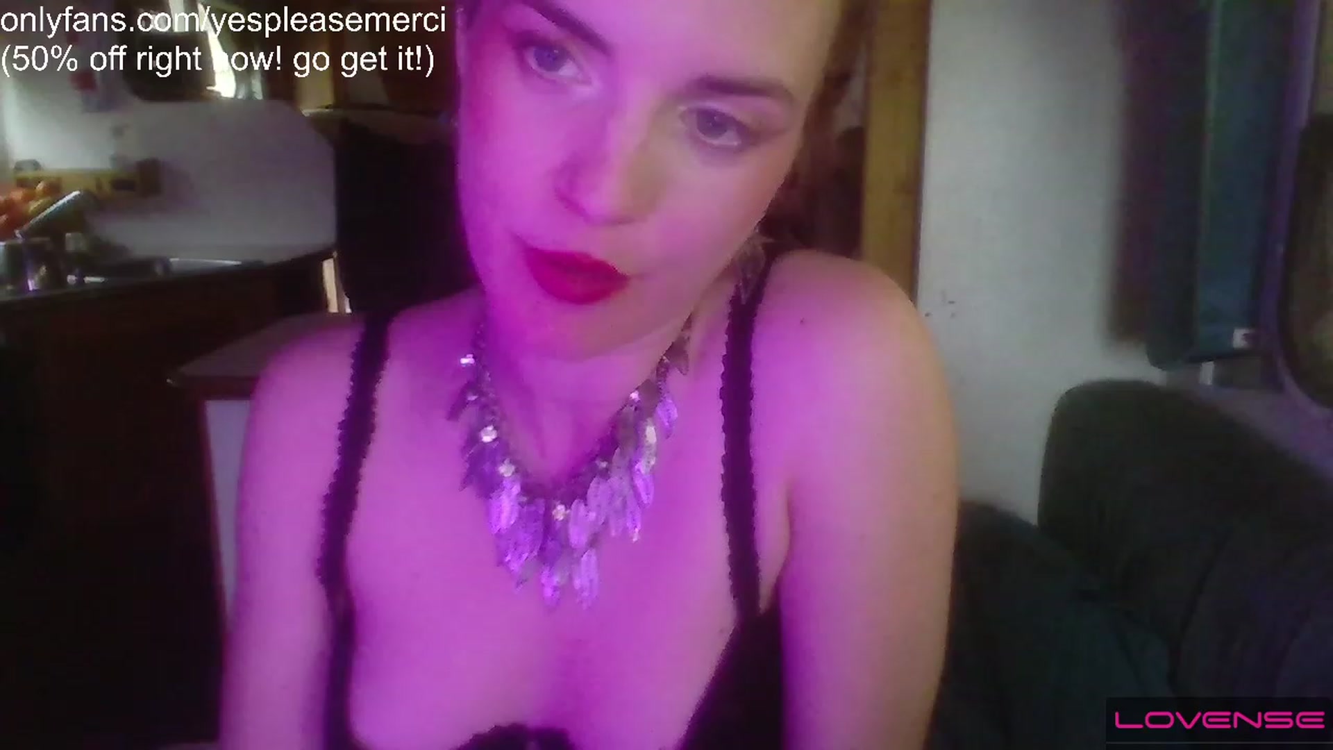 Gallery image thumbnail from yespleasemmhm's myfreecams stream on, 03/28/2023, 17:42 image 12 of 20