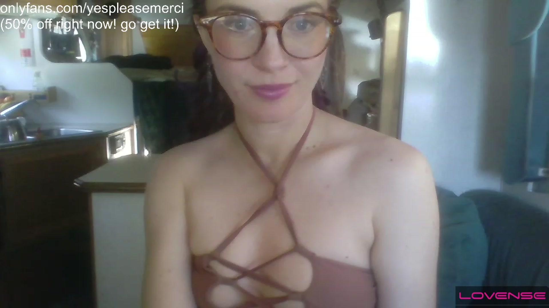 Gallery image thumbnail from yespleasemmhm's myfreecams stream on, 03/29/2023, 17:31 image 18 of 20