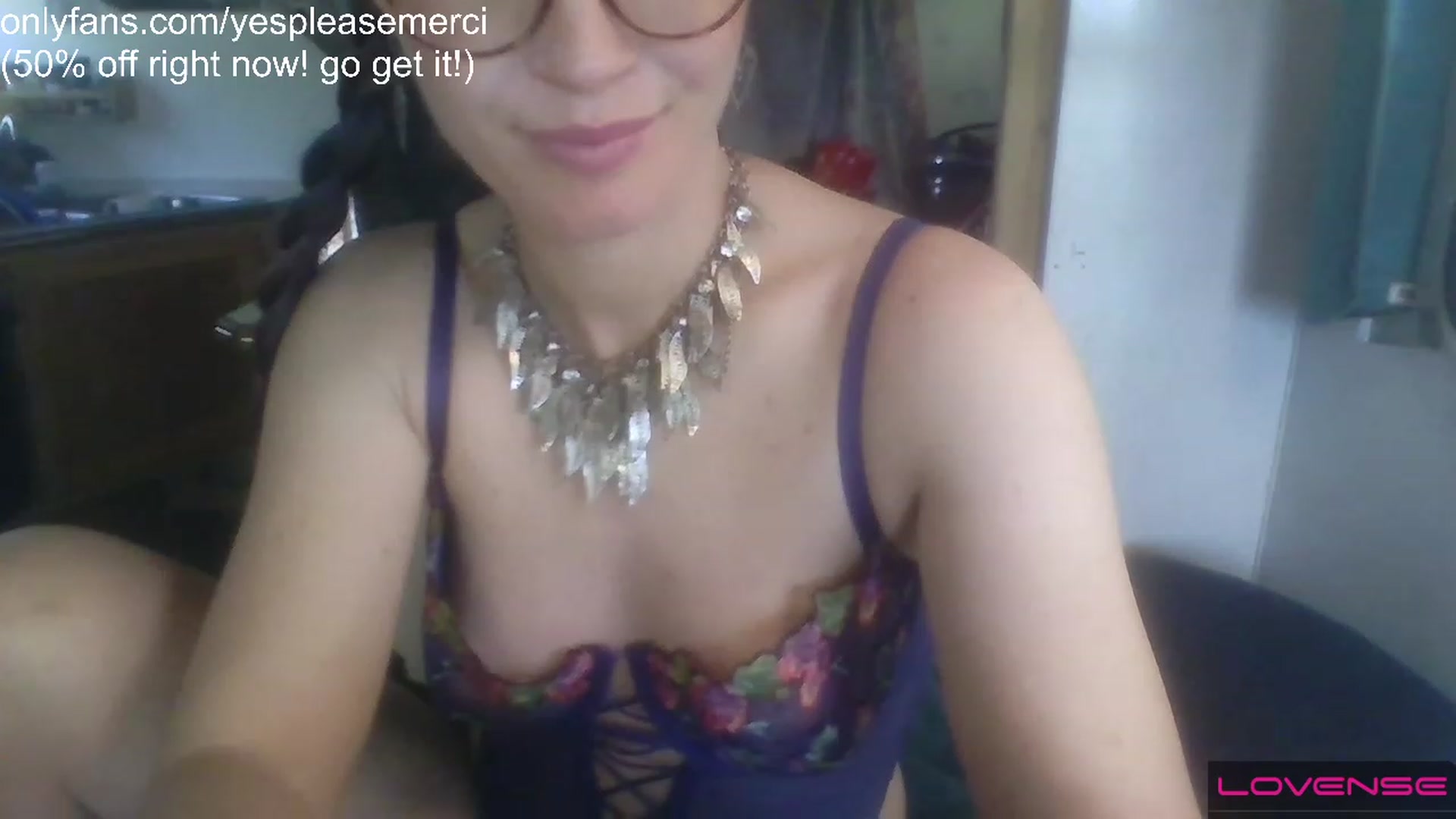 Gallery image thumbnail from yespleasemmhm's myfreecams stream on, 04/03/2023, 17:23 image 7 of 20