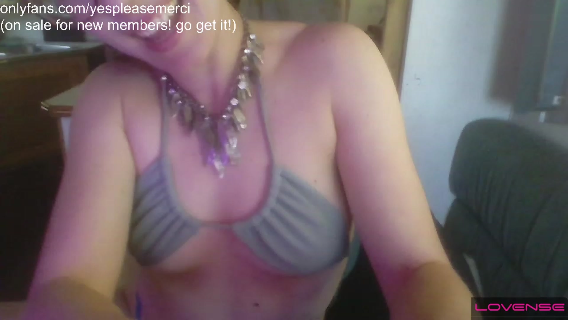 Gallery image thumbnail from yespleasemmhm's myfreecams stream on, 04/25/2023, 16:13 image 9 of 20
