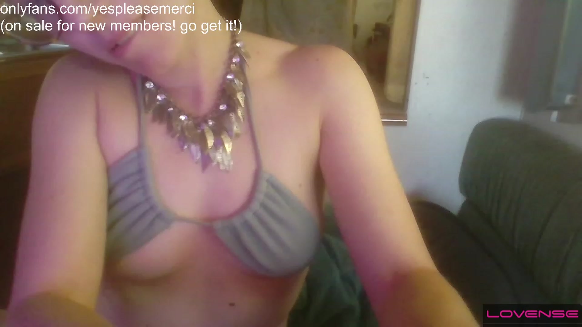Gallery image thumbnail from yespleasemmhm's myfreecams stream on, 04/25/2023, 16:13 image 4 of 20