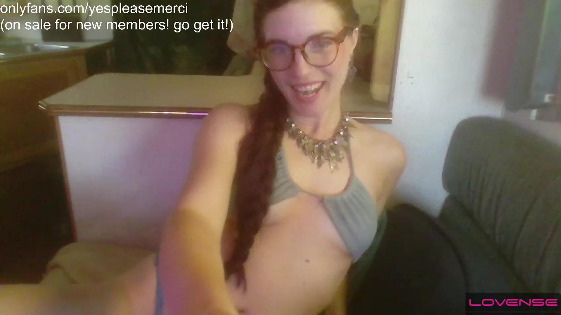 Gallery image thumbnail from yespleasemmhm's myfreecams stream on, 04/25/2023, 16:13 image 7 of 20