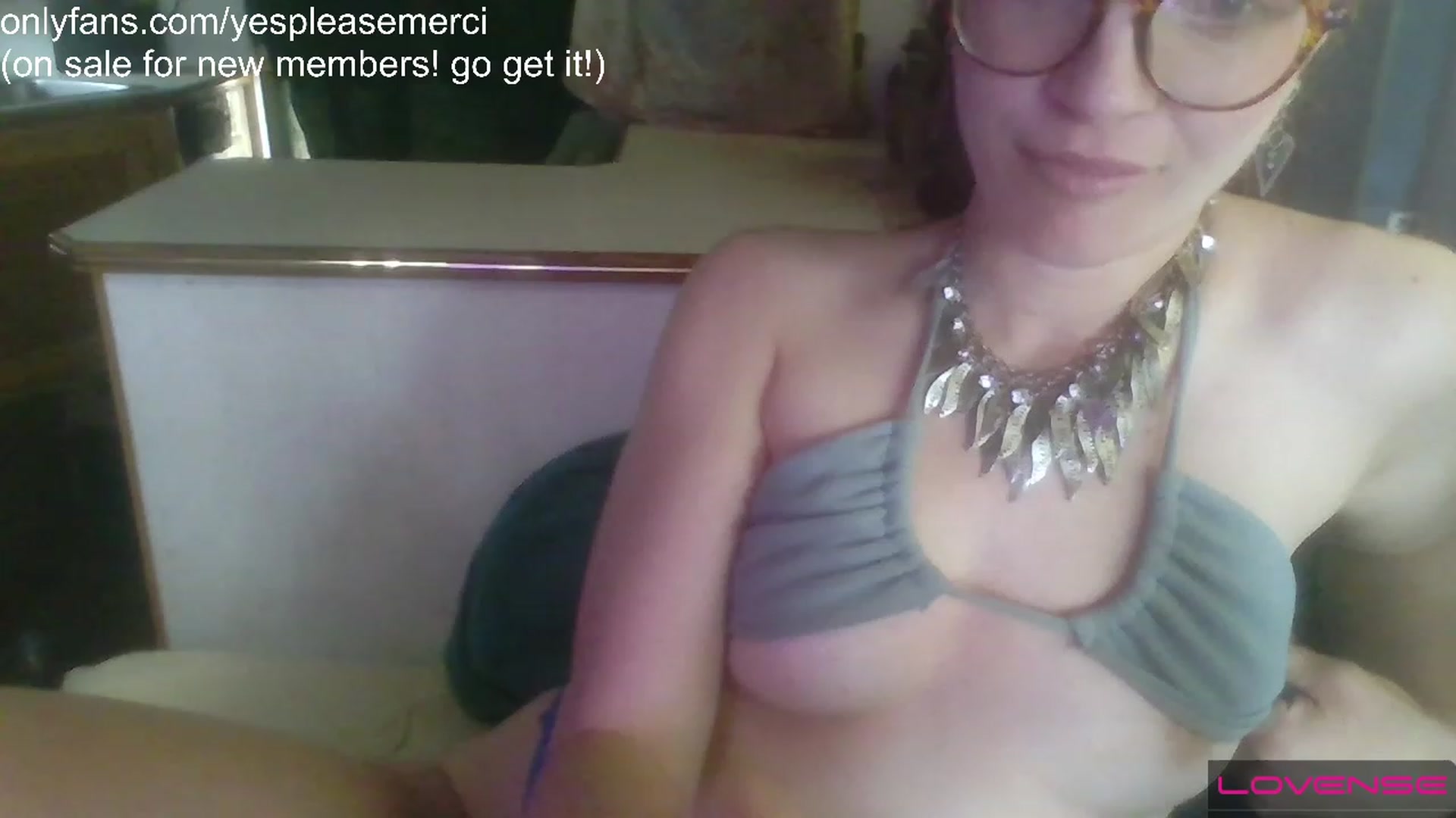 Gallery image thumbnail from yespleasemmhm's myfreecams stream on, 04/25/2023, 18:55 image 4 of 20