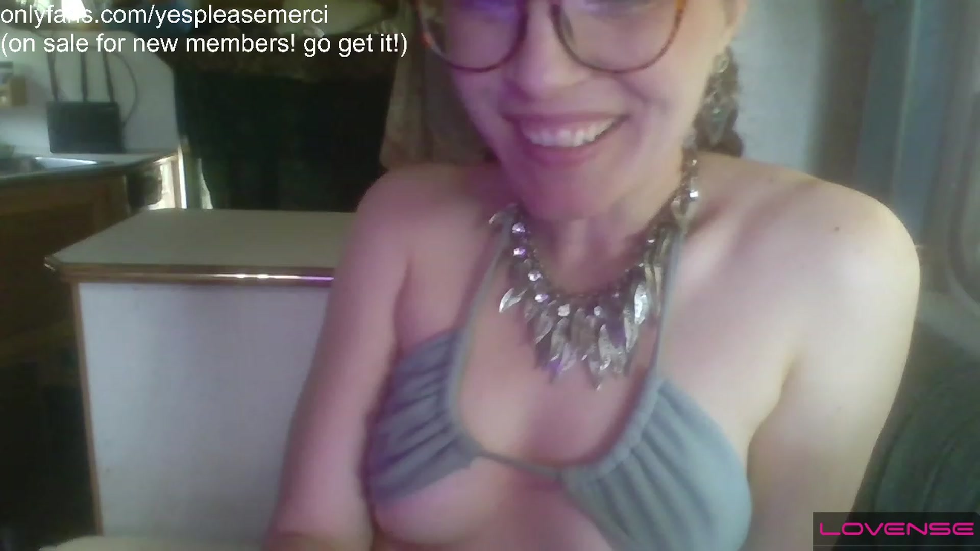 Gallery image thumbnail from yespleasemmhm's myfreecams stream on, 04/25/2023, 18:55 image 2 of 20