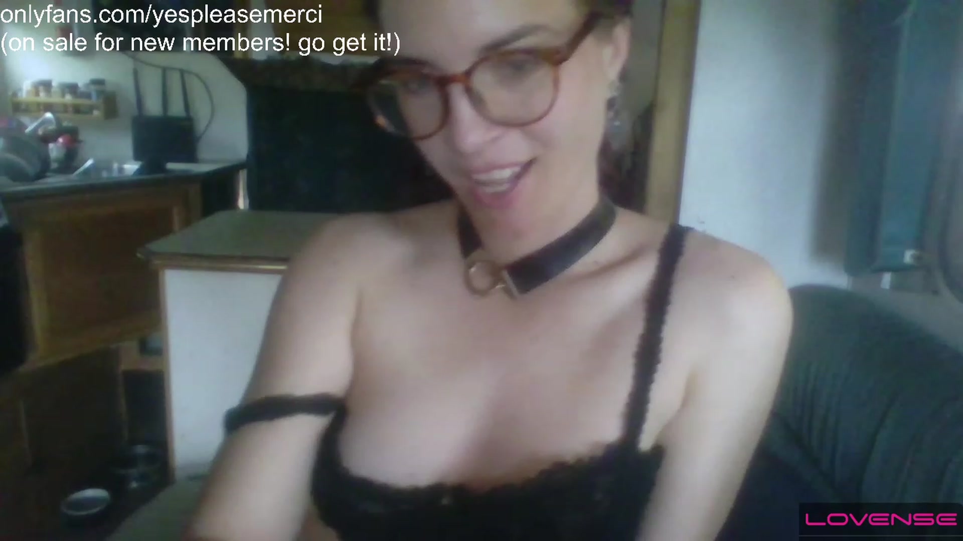 Gallery image thumbnail from yespleasemmhm's myfreecams stream on, 04/28/2023, 17:38 image 9 of 20