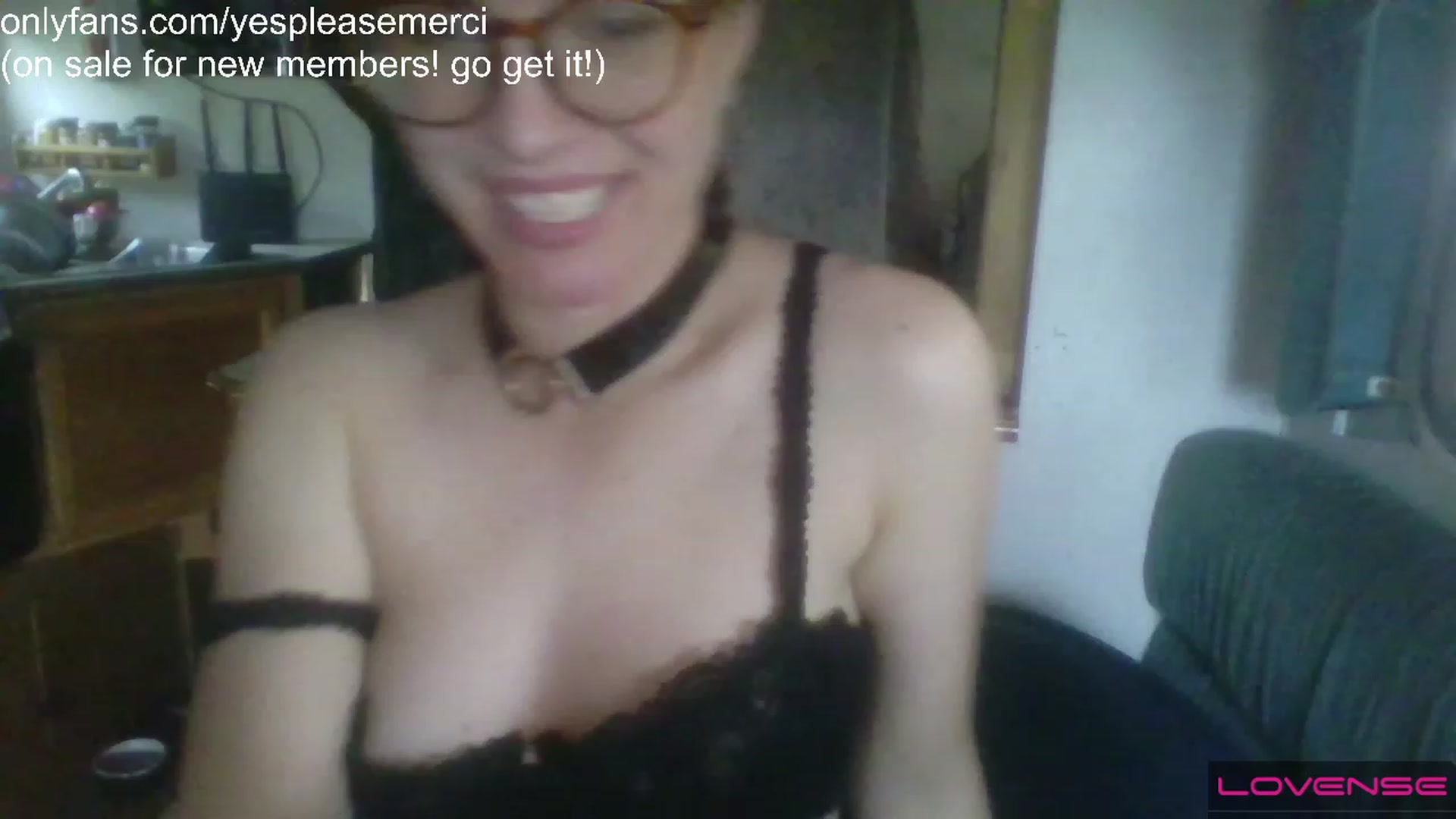 Gallery image thumbnail from yespleasemmhm's myfreecams stream on, 04/28/2023, 17:38 image 8 of 20