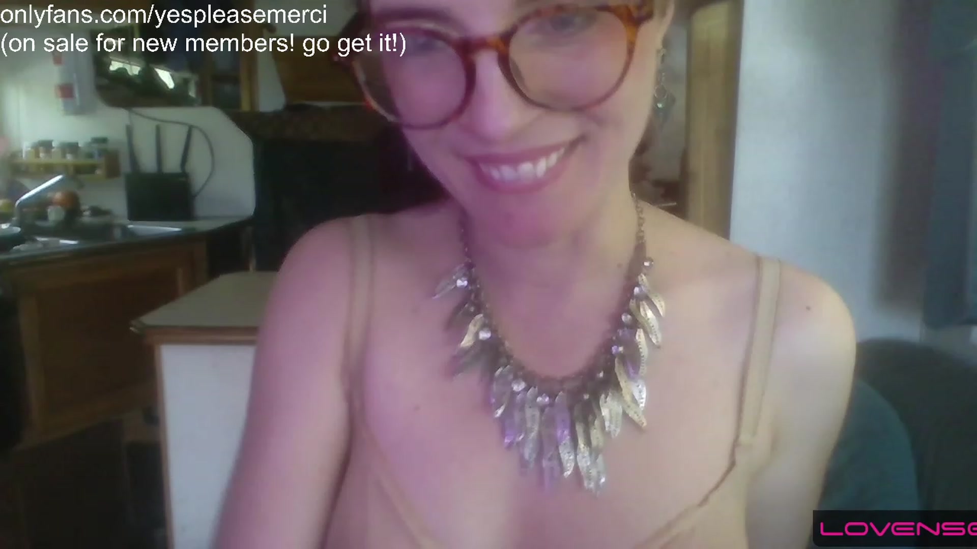 Gallery image thumbnail from yespleasemmhm's myfreecams stream on, 04/29/2023, 17:26 image 18 of 20