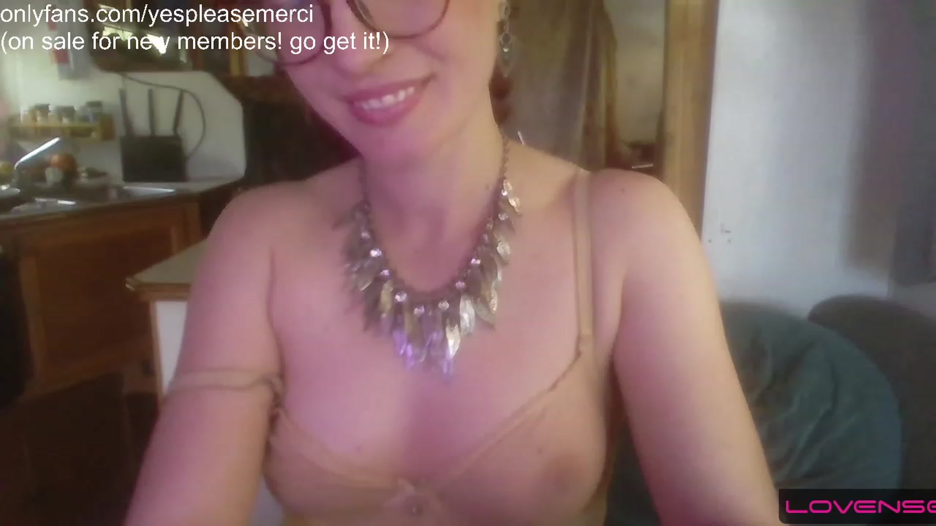 Gallery image thumbnail from yespleasemmhm's myfreecams stream on, 04/29/2023, 17:26 image 3 of 20
