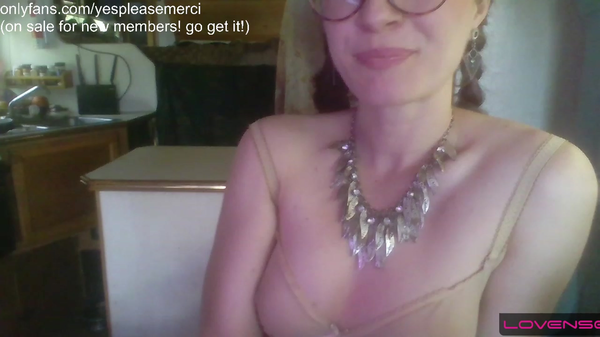 Gallery image thumbnail from yespleasemmhm's myfreecams stream on, 04/29/2023, 17:26 image 7 of 20