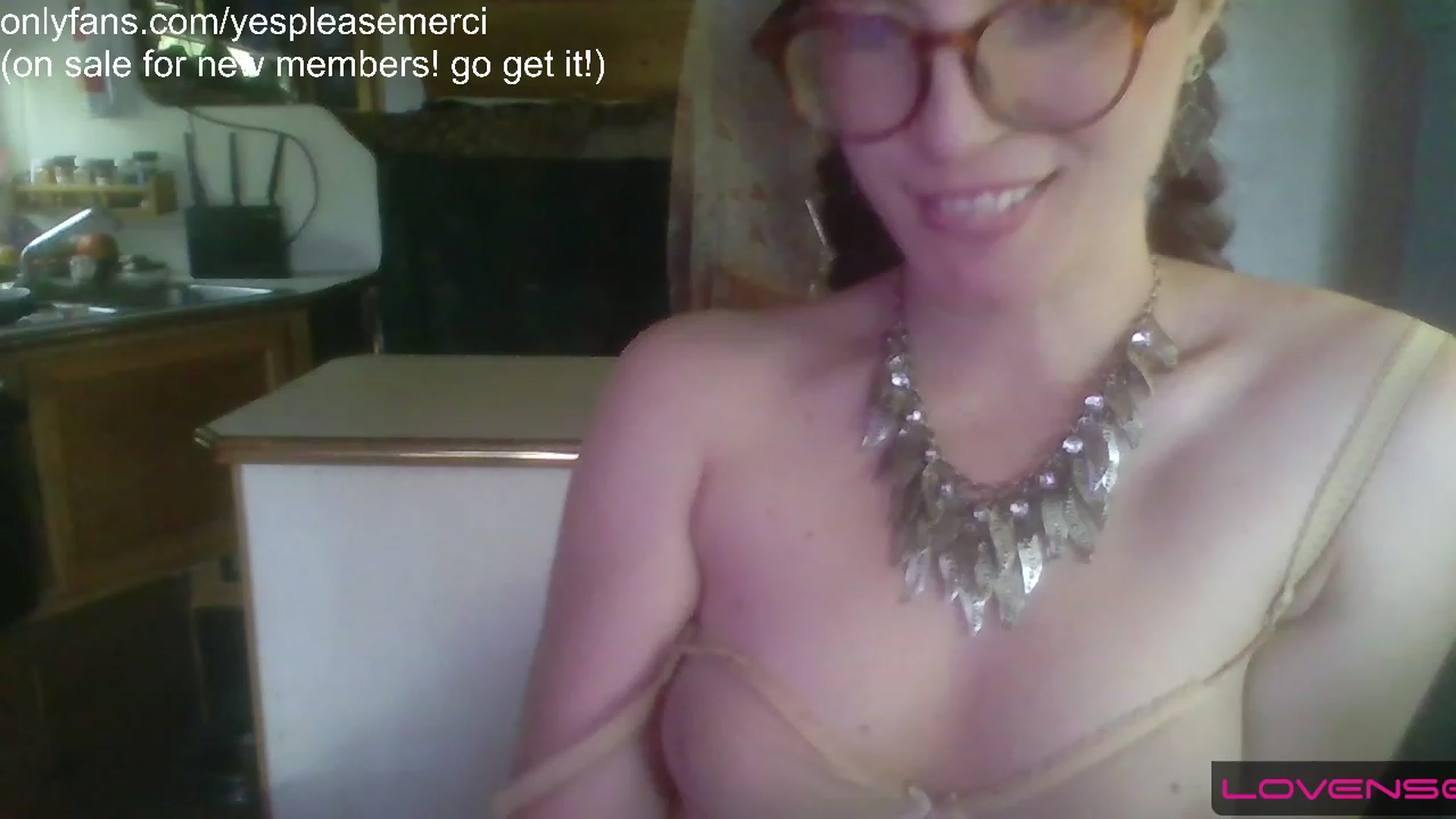 Gallery image thumbnail from yespleasemmhm's myfreecams stream on, 04/29/2023, 17:26 image 10 of 20